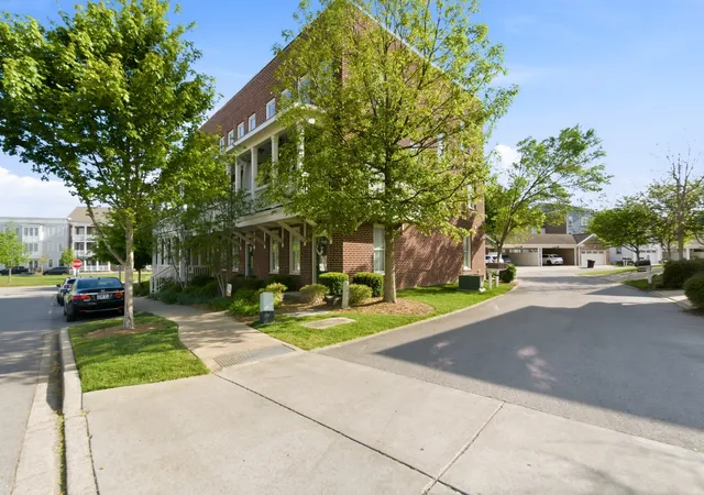 Photo 3 of Townhouse for sale at 419 Henry Russell St, Franklin, TN 37064 | MLS# 3179642 | Listing updated on 2026-09-04