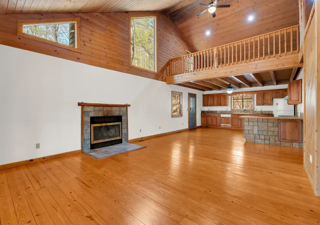 Photo 4 of Single family home for sale at 551 Shippmans Crk Rd, Wartrace, TN 37183 | MLS# 3176425 | Listing updated on 2026-05-20