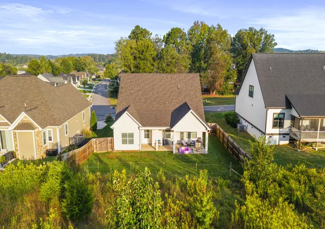 Photo 3 of Single family home for sale at 4909 Grv Park Dr NW, Cleveland, TN 37312 | MLS# 3245632 | Listing updated on 2026-08-28