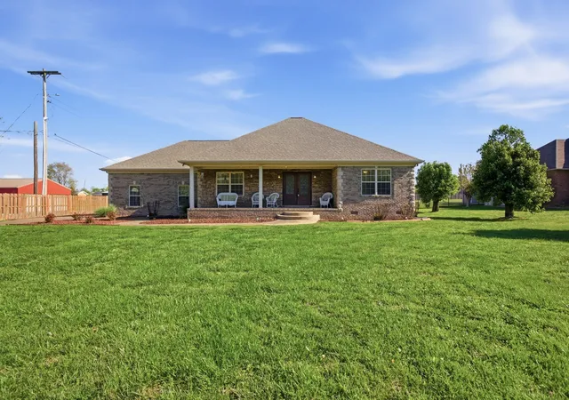 1st image of 408 Weakley Creek Rd, Lawrenceburg, TN 38464 | MLS# 3172881