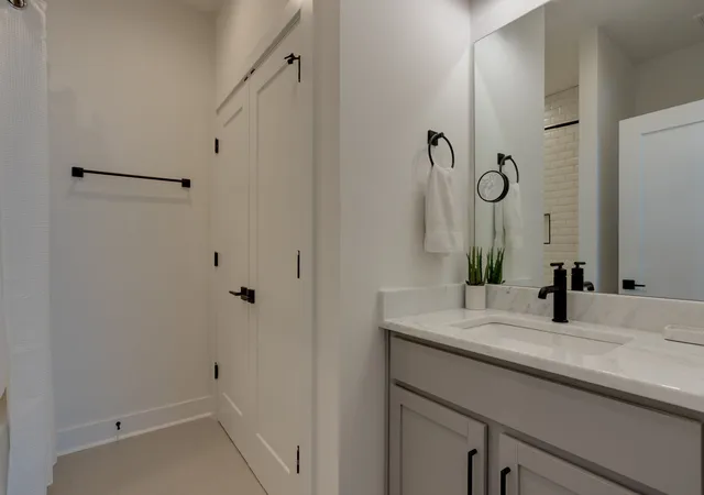 Photo 4 of Townhouse for sale at 2403 Jefferson St #E, Nashville, TN 37208 | MLS# 3179032 | Listing updated on 2026-07-20