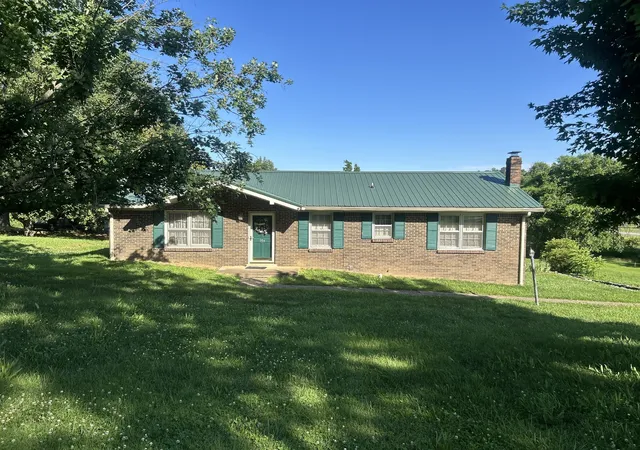 Photo 1 of Single family home for sale at 904 Cheairs Cir, Columbia, TN 38401 | MLS# 3171141 | Listing updated on 2026-05-18
