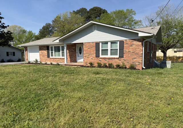 Homes for sale in Loretto, TN | 119 Horn Ave, Loretto, TN 38469 | MLS# 3173197