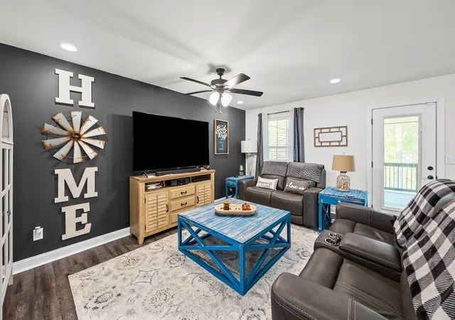 Photo 1 of Single family home for sale at 589 Briarwood Dr, Clarksville, TN 37040 | MLS# 3172716 | Listing updated on 2026-10-08