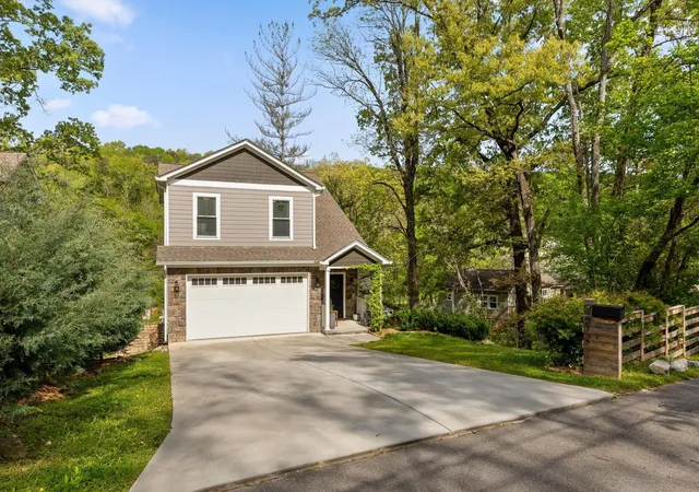 Photo 1 of Single family home for sale at 512 Hedgewood Dr, Chattanooga, TN 37405 | MLS# 3262600 | Listing updated on 2026-07-09