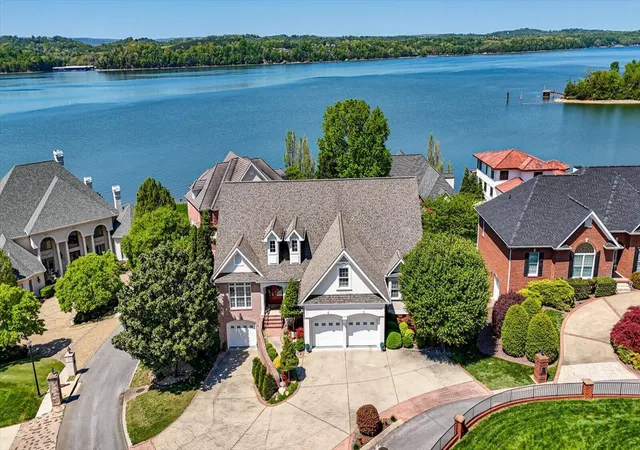 Photo 2 of Mansion for sale at 4448 Sailmaker Cir, Chattanooga, TN 37416 | MLS# 3171373 | Listing updated on 2026-09-18