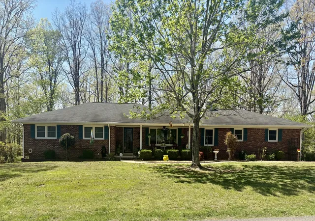 Homes for sale in Waverly, TN | 130 Cedar Hill Dr, Waverly, TN 37185 | MLS# 3171521