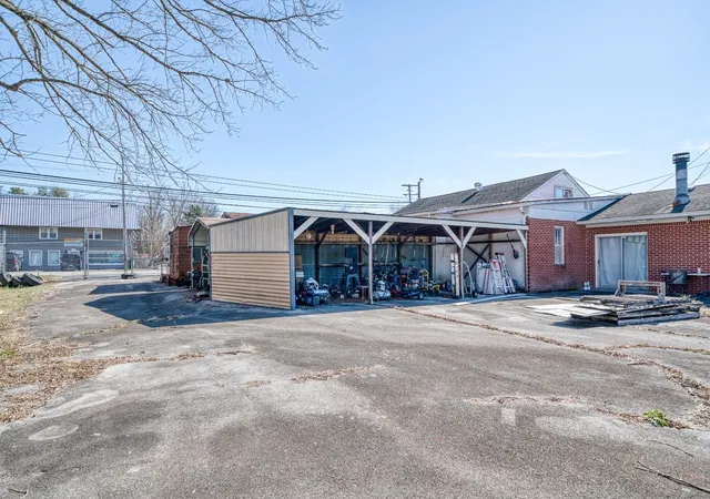 3rd image of 249 N Spring St, Sparta, TN 38583 | MLS# 3171596