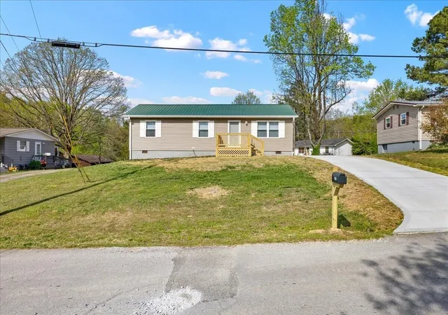 Homes for sale in Etowah, TN | 400 N Iowa Avenue, Etowah, TN 37331 | MLS# 3223270
