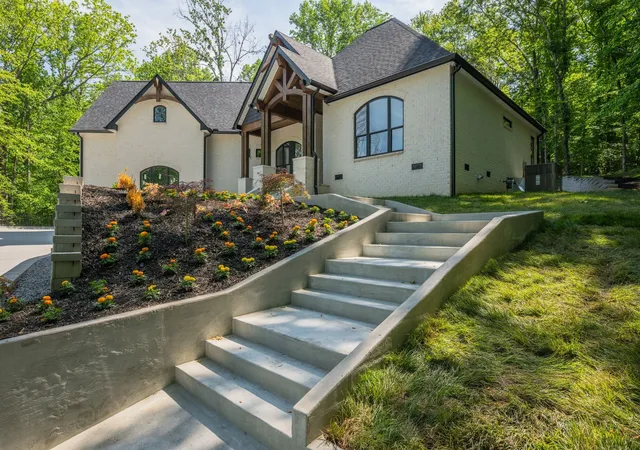 Photo 3 of Single family home for sale at 126 Dogwood Ct, Dickson, TN 37055 | MLS# 3178467 | Listing updated on 2026-06-09