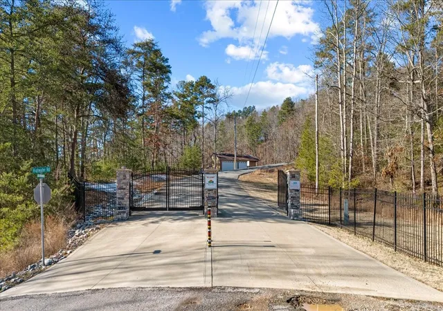 Photo 2 of Land for sale at 0 Crest Ct, Waverly, TN 37185 | MLS# 3172893 | Listing updated on 2026-04-10