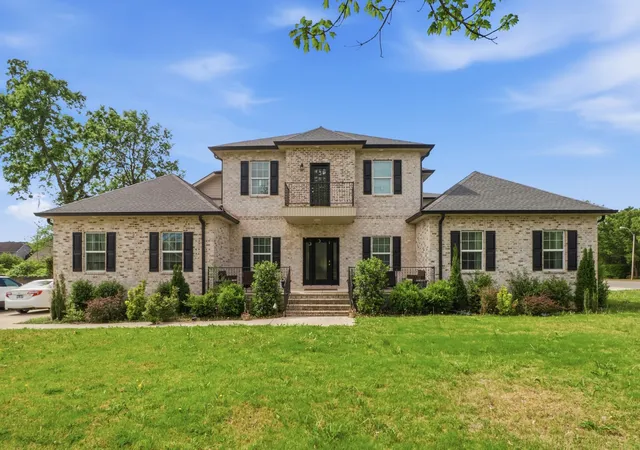 Photo 2 of Single family home for sale at 126 Savannah Rdg, Murfreesboro, TN 37127 | MLS# 3172895 | Listing updated on 2026-05-04