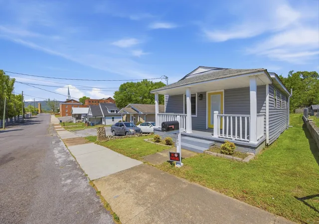 2nd image of 302 E Gordon Avenue, Rossville, GA 30741 | MLS# 3301755