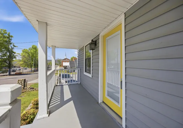 3rd image of 302 E Gordon Avenue, Rossville, GA 30741 | MLS# 3301755