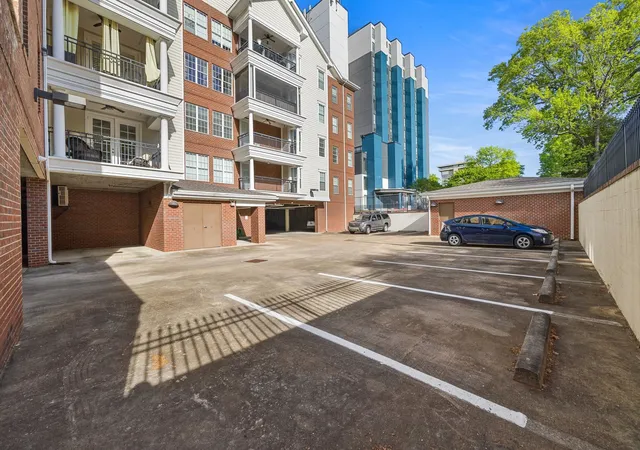 2nd image of 3520 Central Ave, Memphis, TN 38111