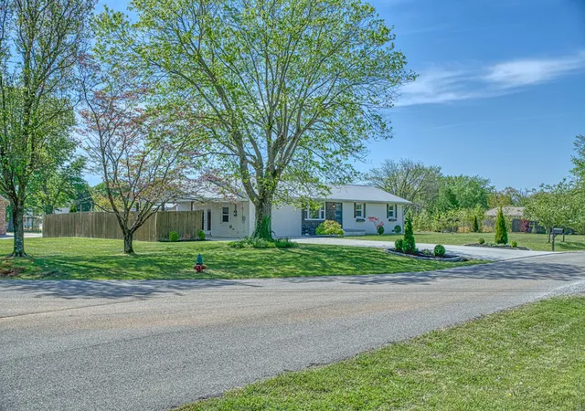 Homes for sale in Cookeville, TN | 858 Greenland Ave, Cookeville, TN 38501 | MLS# 3173515