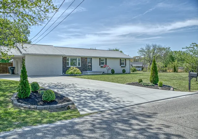 Homes for sale in Cookeville, TN | 858 Greenland Ave, Cookeville, TN 38501 | MLS# 3173515