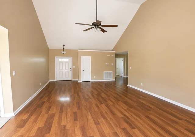 Photo 3 of Single family home for sale at 1927 Needmore Rd, Clarksville, TN 37042 | MLS# 3173060 | Listing updated on 2026-08-22