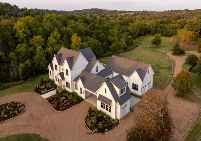 Photo 1 of Mansion for sale at 9944 Maupin Rd, Brentwood, TN 37027 | MLS# 3186759 | Listing updated on 2026-07-31