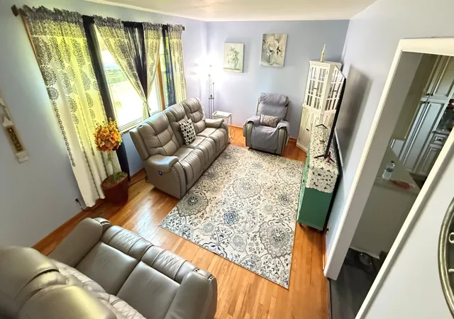 Photo 3 of Single family home for sale at 1834 Greerson Ct, Murfreesboro, TN 37130 | MLS# 3173213 | Listing updated on 2026-08-01