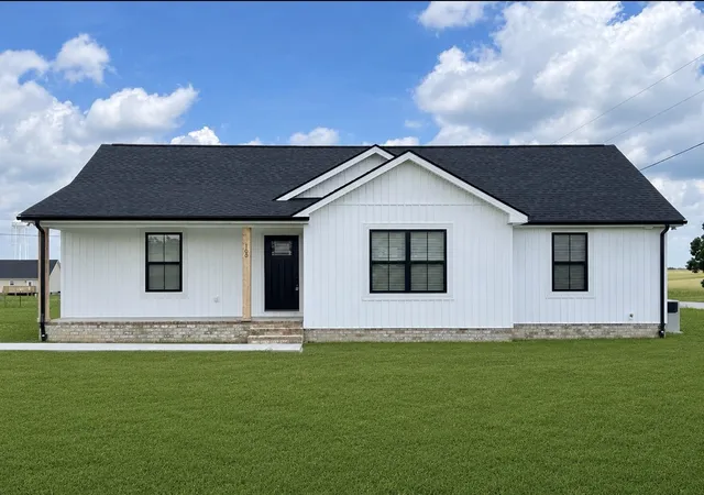 1st image of 100 Donald Dr, Lafayette, TN 37083 | MLS# 3175194