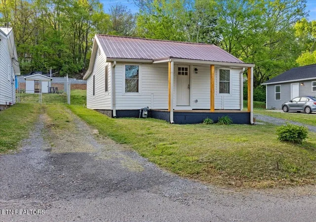 1st image of 925 Lang Street Se, Cleveland, TN 37311 | MLS# 3270418