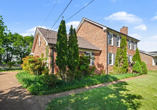 Photo 2 of Single family home for sale at 224 Brookhaven Dr, Gallatin, TN 37066 | MLS# 3181116 | Listing updated on 2026-09-13