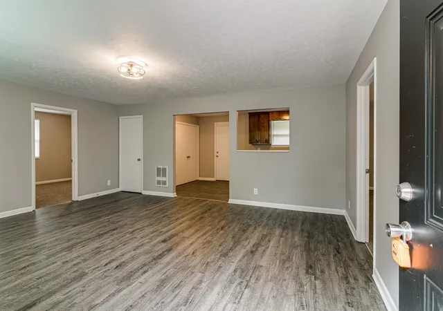 Photo 4 of Multi family home for sale at 812 Bradley St, Clarksville, TN 37040 | MLS# 3175670 | Listing updated on 2026-09-02