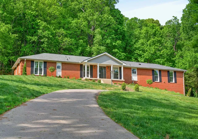 Photo 1 of Single family home for sale at 2148 Timberwood Dr, Nashville, TN 37215 | MLS# 3183312 | Listing updated on 2026-08-06