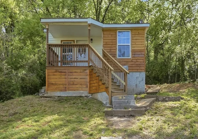 Homes for sale in Chattanooga, TN | 2428 Campbell Street, Chattanooga, TN 37406 | MLS# 3173571