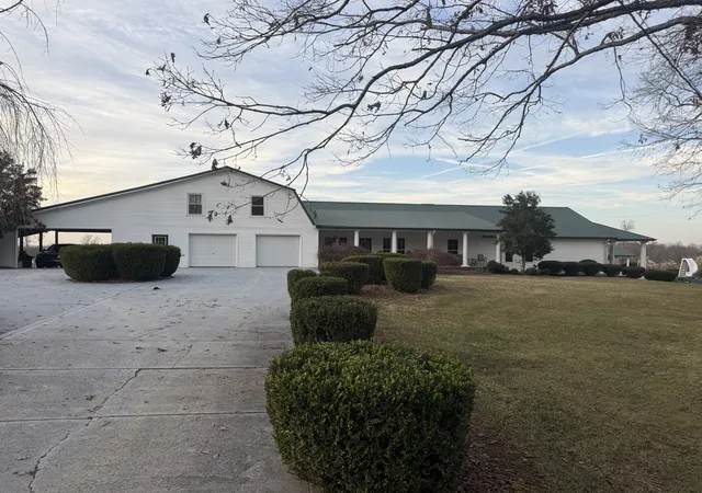 Homes for sale in Waverly, TN | 321 Bellview Rd, Waverly, TN 37185 | MLS# 3189488
