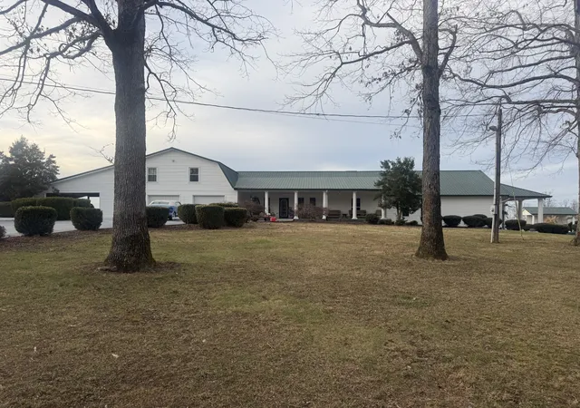 Homes for sale in Waverly, TN | 321 Bellview Rd, Waverly, TN 37185 | MLS# 3189488