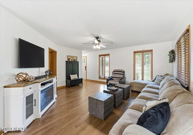 Photo 3 of Single family home for sale at 3120 Wears Dr, Sevierville, TN 37862 | MLS# 3173684 | Listing updated on 2026-08-19