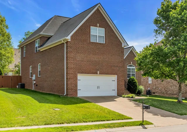 Homes for sale in Thompsons Station, TN | 2766 Trasbin Ct, Thompsons Station, TN 37179 | MLS# 3190334