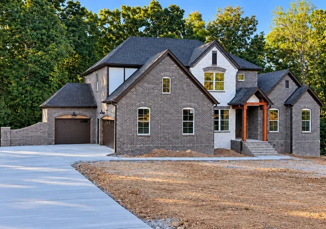 Photo 1 of Single family home for sale at 729 Mount Pleasant Rd, Kingston Springs, TN 37082 | MLS# 3602635 | Listing updated on 2026-10-09