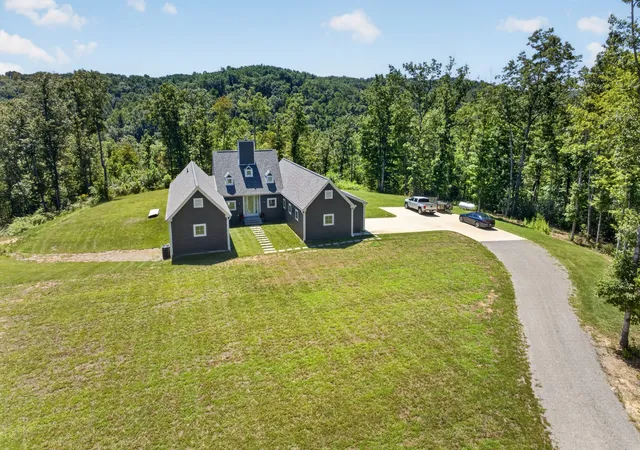 Photo 3 of Single family home for sale at 1499 Doe And Fawn Ln, Crawford, TN 38554 | MLS# 3175488 | Listing updated on 2026-10-02