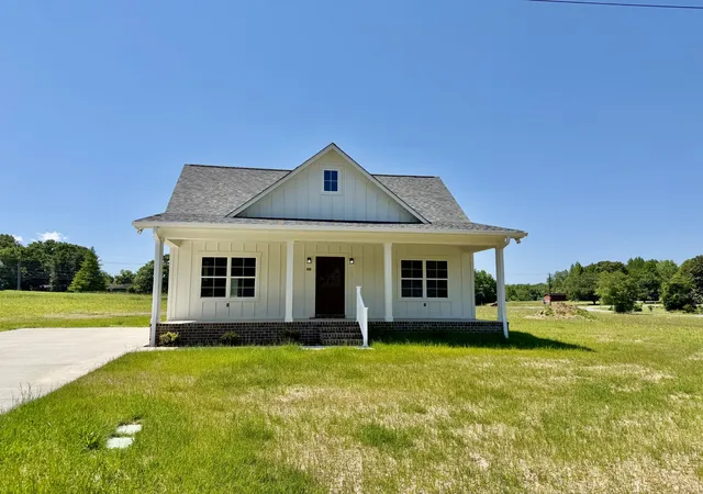 Homes for sale in Lawrenceburg, TN | 909 Hickory St, Lawrenceburg, TN 38464 | MLS# 3173831