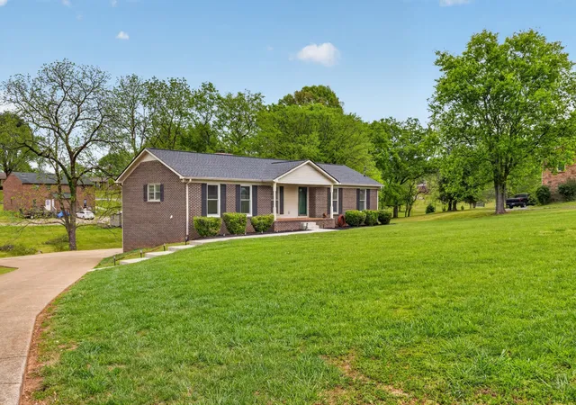 Photo 2 of Single family home for sale at 1264 Imperial Dr, Columbia, TN 38401 | MLS# 3177978 | Listing updated on 2026-04-26