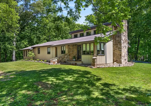 Homes for sale in Sparta, TN | 143 Griffintown Rd, Sparta, TN 38583 | MLS# 3185414