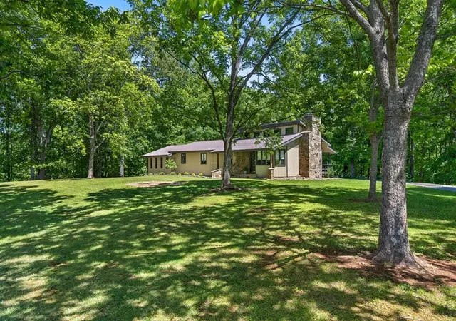 Homes for sale in Sparta, TN | 143 Griffintown Rd, Sparta, TN 38583 | MLS# 3185414