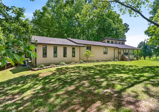 Homes for sale in Sparta, TN | 143 Griffintown Rd, Sparta, TN 38583 | MLS# 3185414