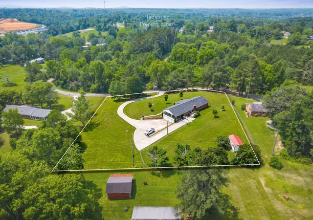 Photo 2 of Single family home for sale at 1069 Mcgregor Ln, Cookeville, TN 38501 | MLS# 3174946 | Listing updated on 2026-08-27