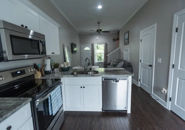 Listing Photo 5 - Condo for sale in building located at 1020b 40th Ave N, Nashville, TN 37209