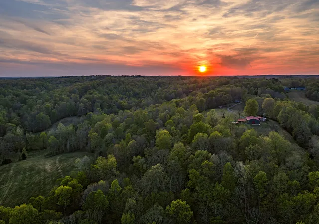 Homes for sale in Indian Mound, TN | 4231 Lylewood Rd, Indian Mound, TN 37079 | MLS# 3175163