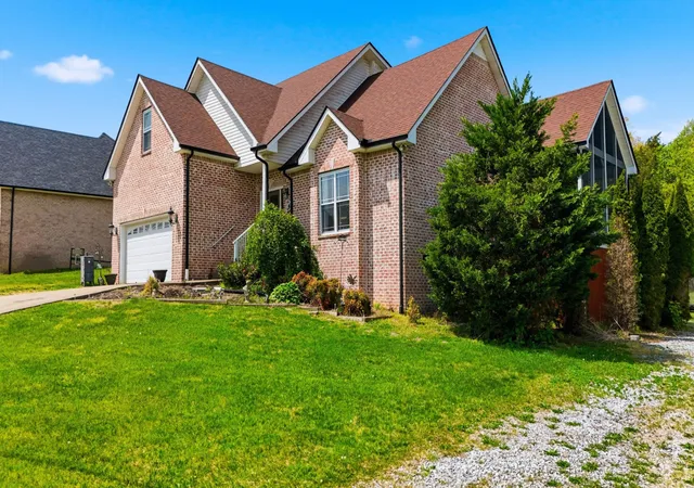 Homes for sale in Greenbrier, TN | 4046 Summit Dr, Greenbrier, TN 37073 | MLS# 3175203