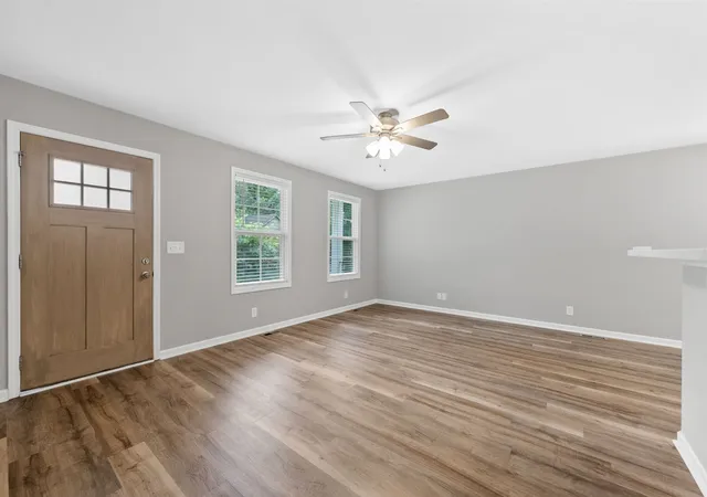 Photo 2 of Single family home for sale at 716 Perkins Ave, Clarksville, TN 37040 | MLS# 3223195 | Listing updated on 2026-10-05