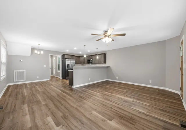 Photo 3 of Single family home for sale at 716 Perkins Ave, Clarksville, TN 37040 | MLS# 3223195 | Listing updated on 2026-10-05