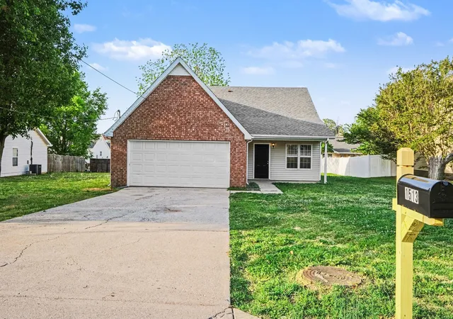1st image of 1513 Waxman Dr, La Vergne, TN 37086 | MLS# 3178093