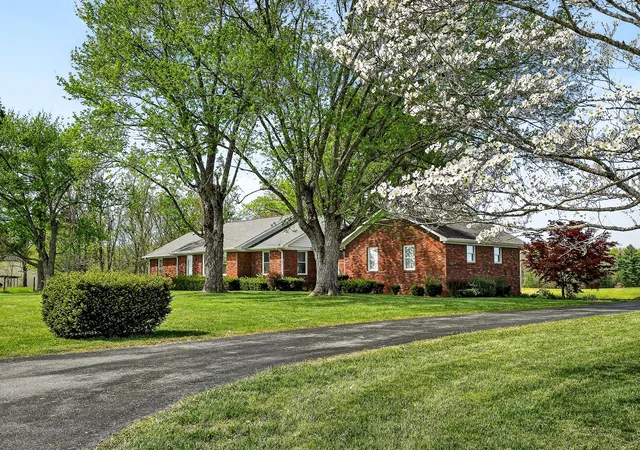 image of 530 W Main St, Smithville, TN 37166 | MLS# 3175671