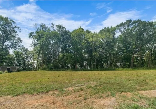 Photo 1 of Sale Pending at 866 Shady Blf Trl, Clarksville, TN 37043 | MLS# 3175863 | Listing updated on 2026-10-06